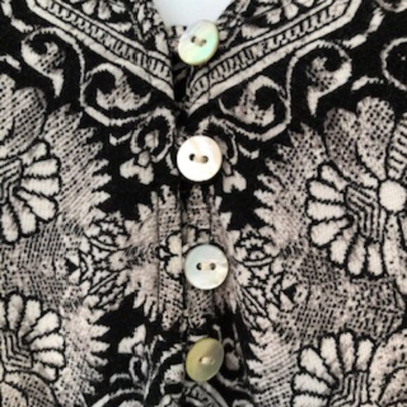 Fig and Flower Anthropologie Black White High Low Flowy Tunic Crochet Cuffs 2X - Picture 3 of 9